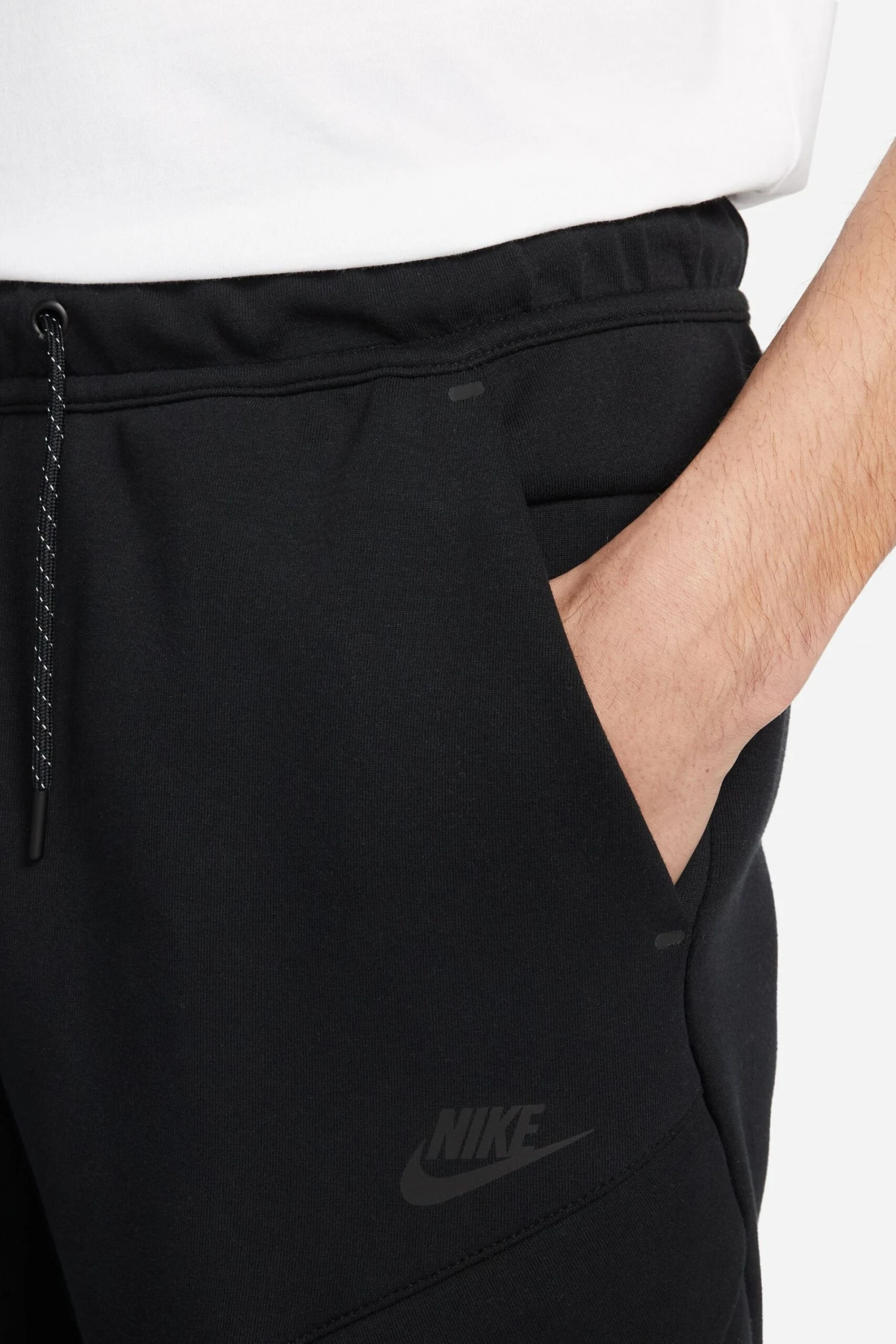 Nike Sportswear Tech Fleece Utility Joggers 6 Nike Sportswear Tech Fleece Utility Joggers - Image 4